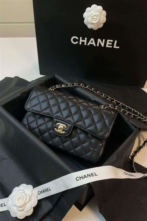 boy chanel caviar vs lambskin|Chanel 2.55 Double Flap: Caviar vs La.